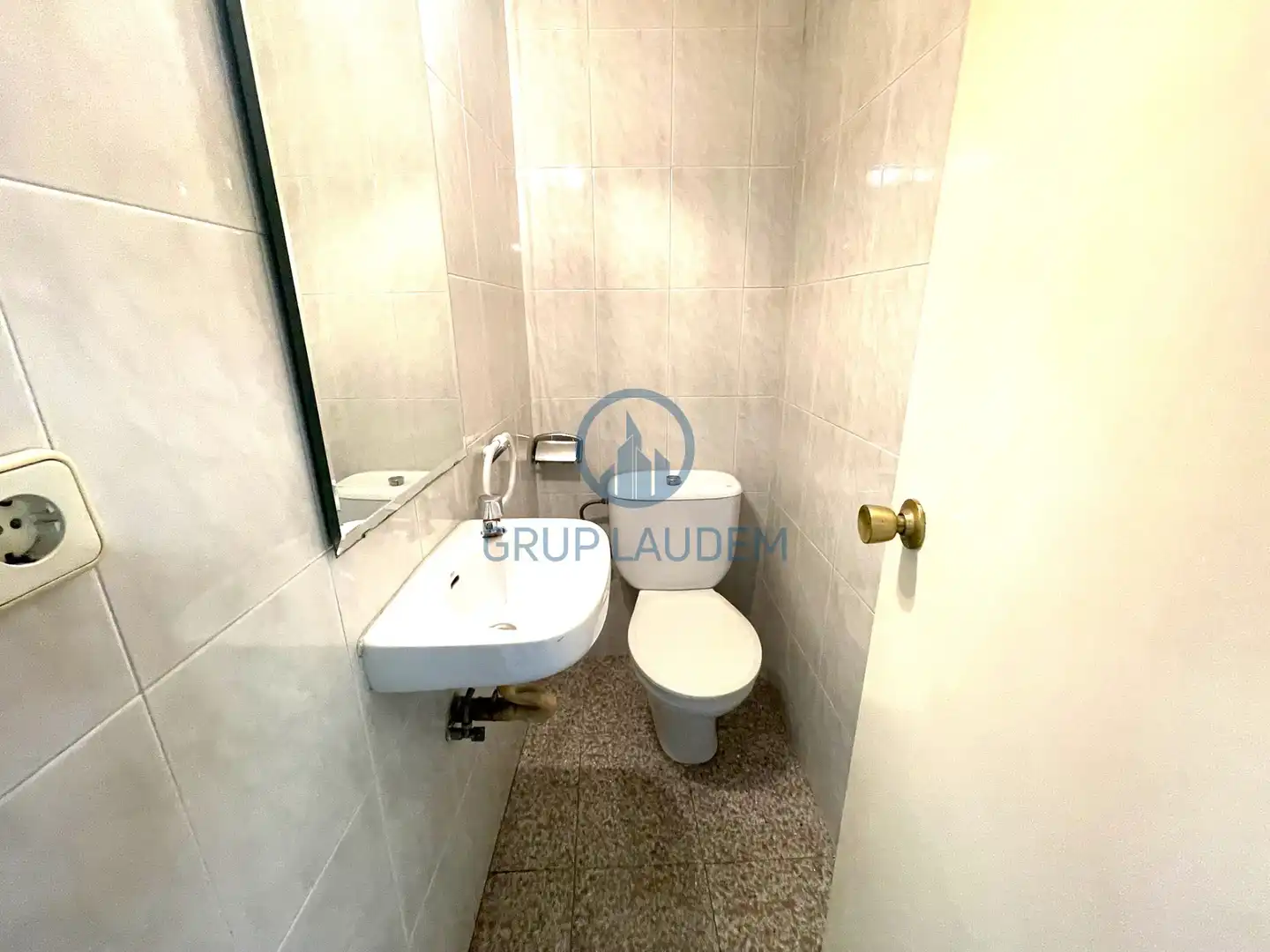 Bathroom of Commercial properties for sale in Mataró