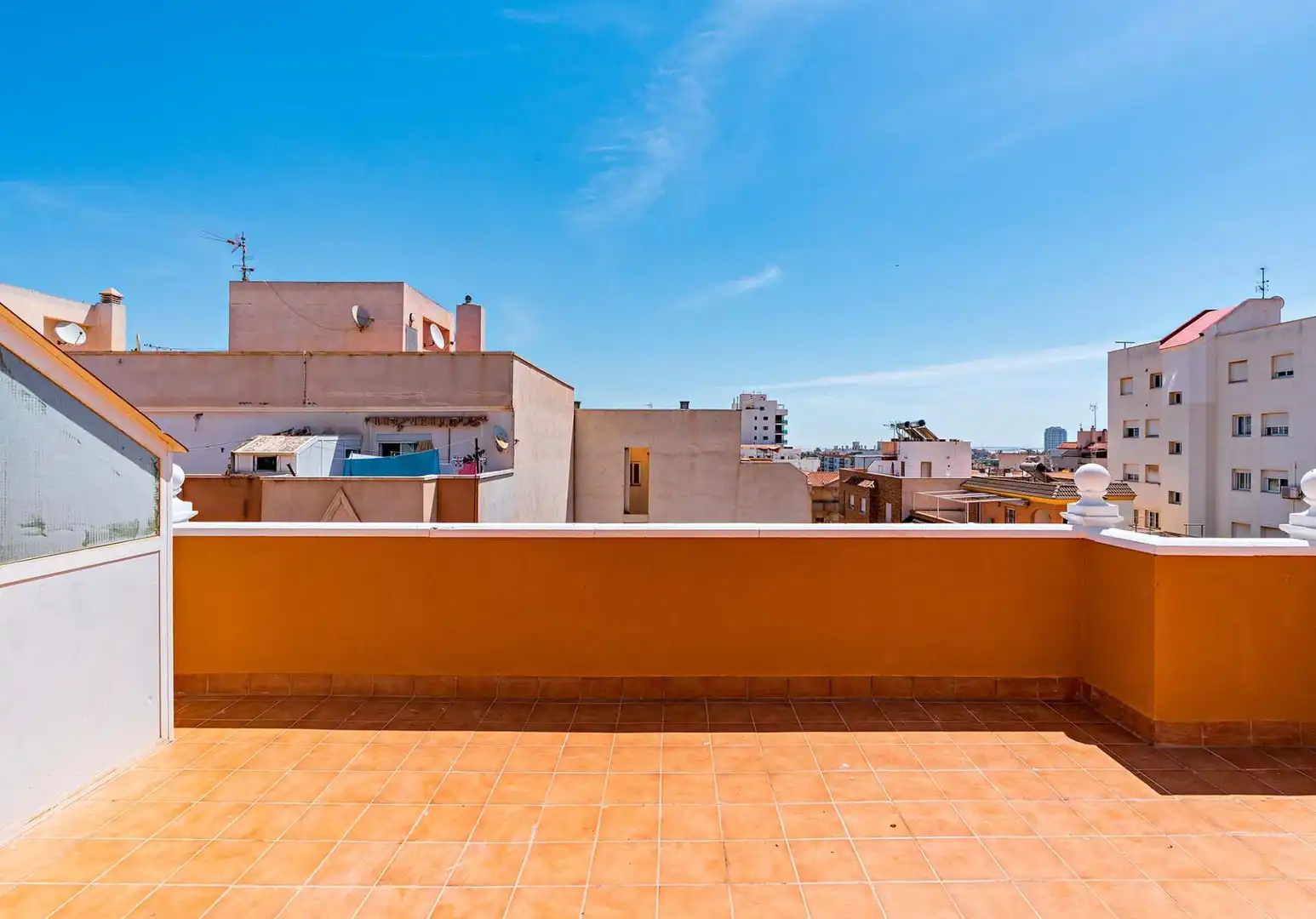 Terraza de Ático en venta en El Ejido con Aire acondicionado, Terraza y Amueblado