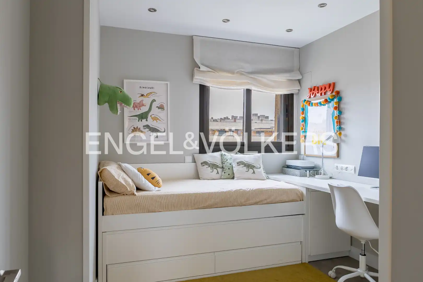 Schlafzimmer von Dachboden zum Verkauf in Madrid mit Klimaanlage, Heizung und Terrasse