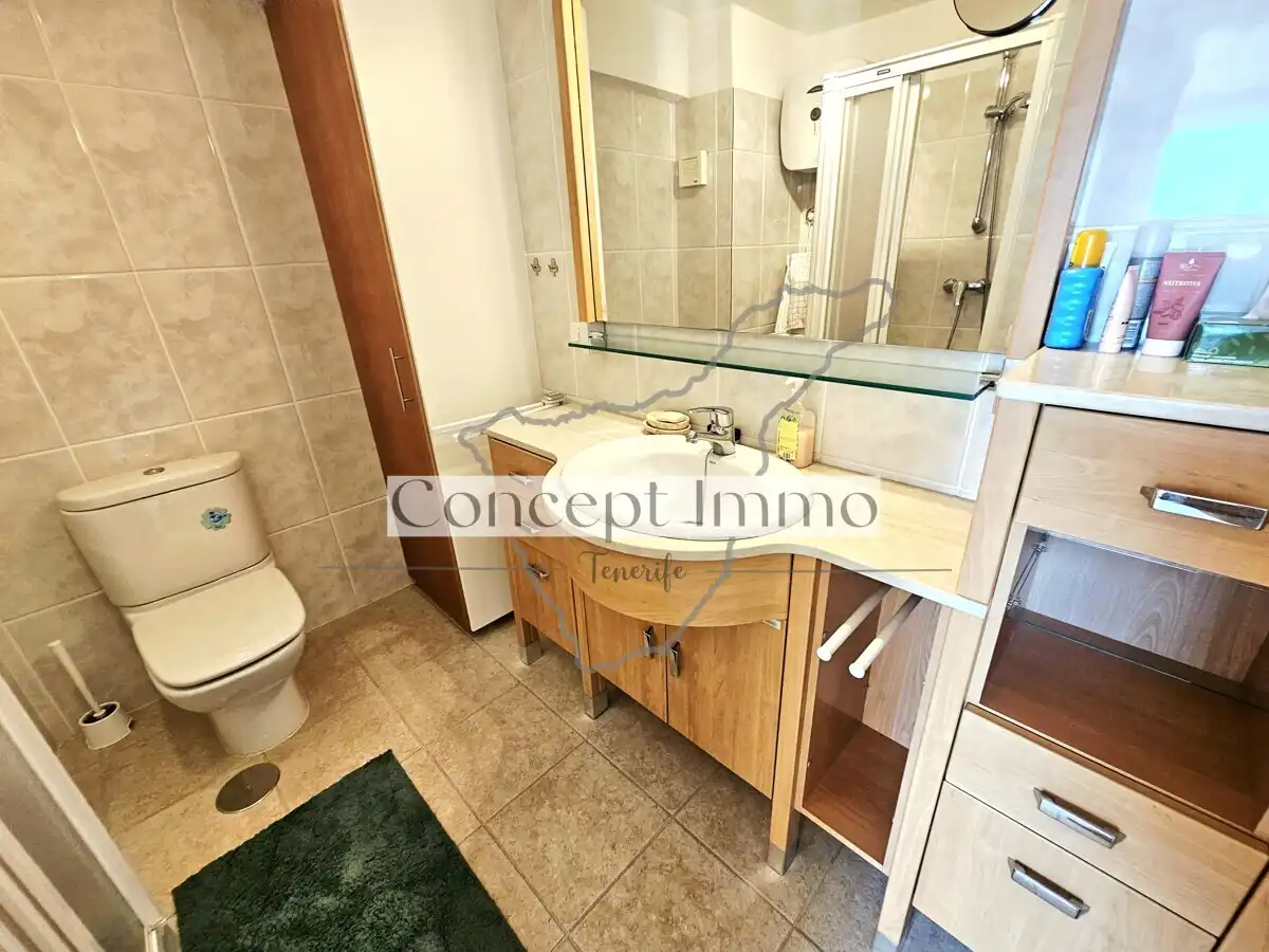 Baño de Ático en venta en Arona con Terraza, Trastero y Balcón