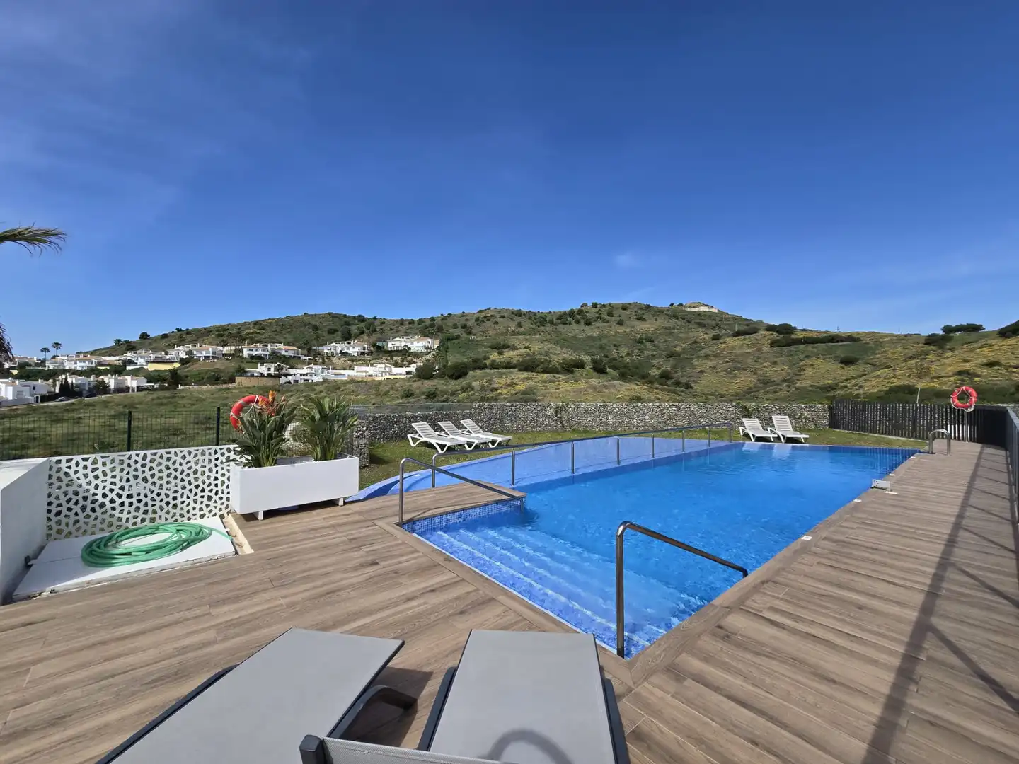 Piscina de Casa adosada en venta en Mijas con Aire acondicionado, Jardín privado y Piscina comunitaria