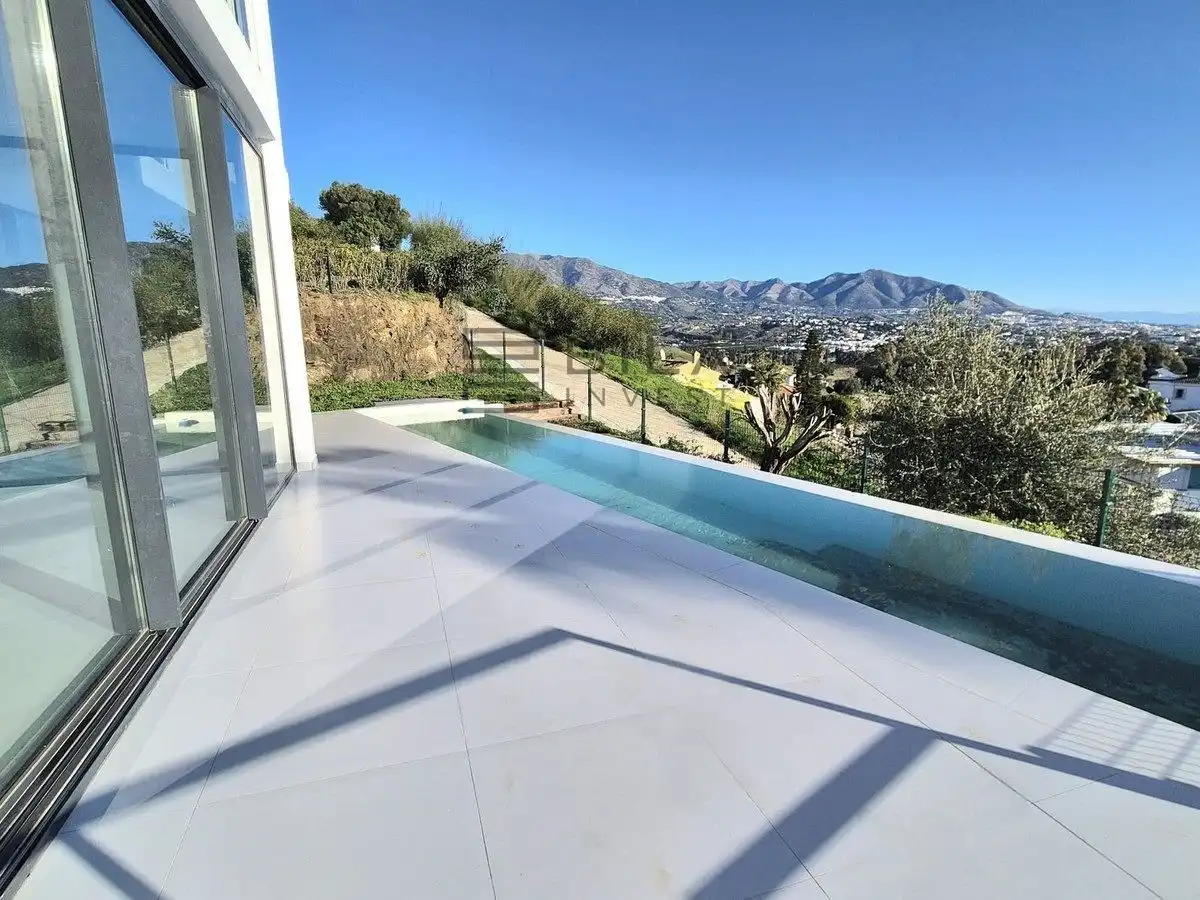 Chalet con piscina en venta en Cerros del Aguila, imagen 48
