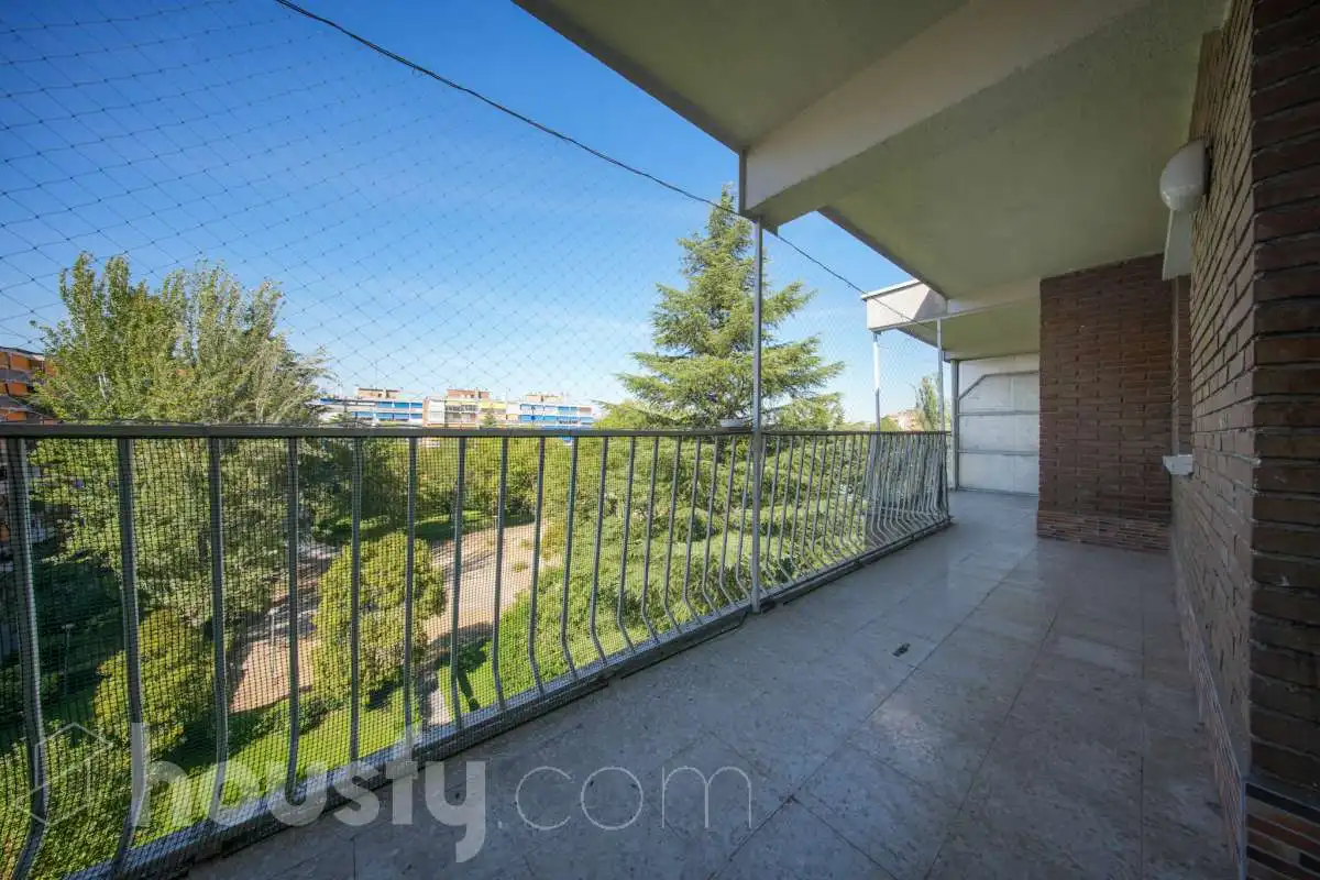 Appartamento con terrazza in vendita a Calle Pintor Ribera .
