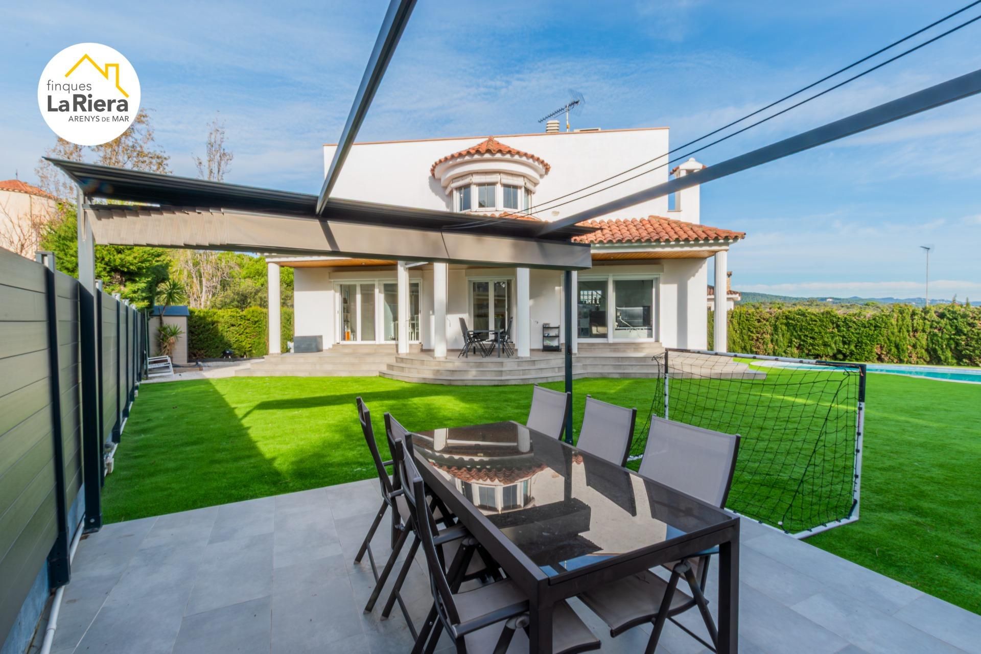 Terrace of House or chalet for sale in Arenys de Mar  with Private garden, Parquet flooring and Swimming Pool