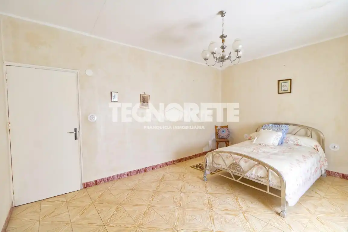Habitación de Casa adosada en venta en Consuegra con Jardín privado