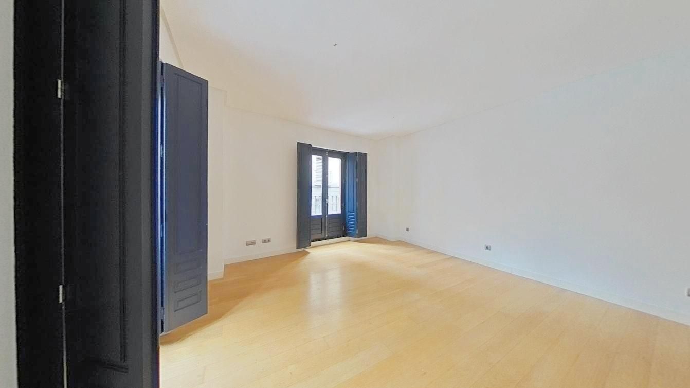 Flat for sale in  Madrid Capital  with Air Conditioner, Heating and Oven