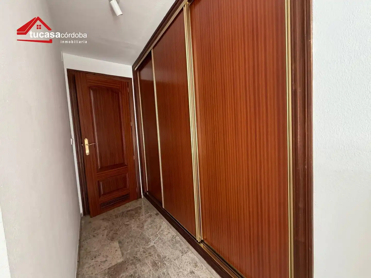 Dormitori de Pis en venda en Córdoba amb Aire condicionat i Terrassa