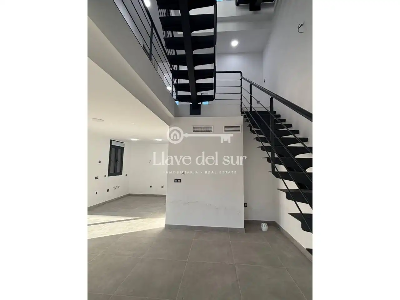 Reihenhaus mit Terrasse zum Verkauf in Calle Salvador Dalí 5, imagen 5