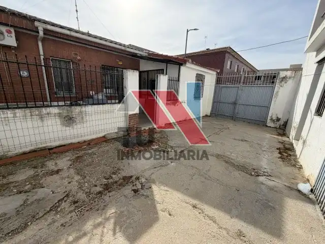 Vista exterior de Casa o chalet en venta en Fuensalida con Calefacción, Amueblado y Horno