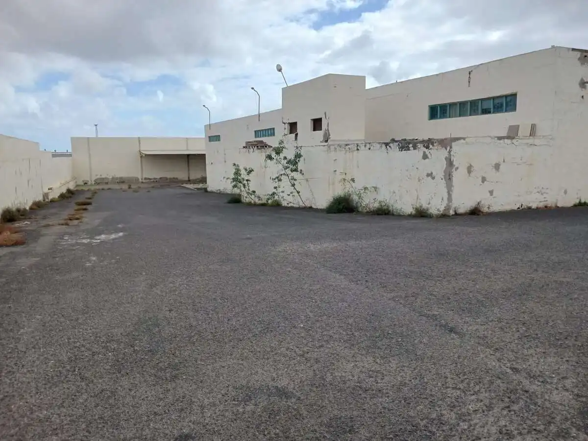 Vista exterior de Nau industrial de lloguer en San Bartolomé