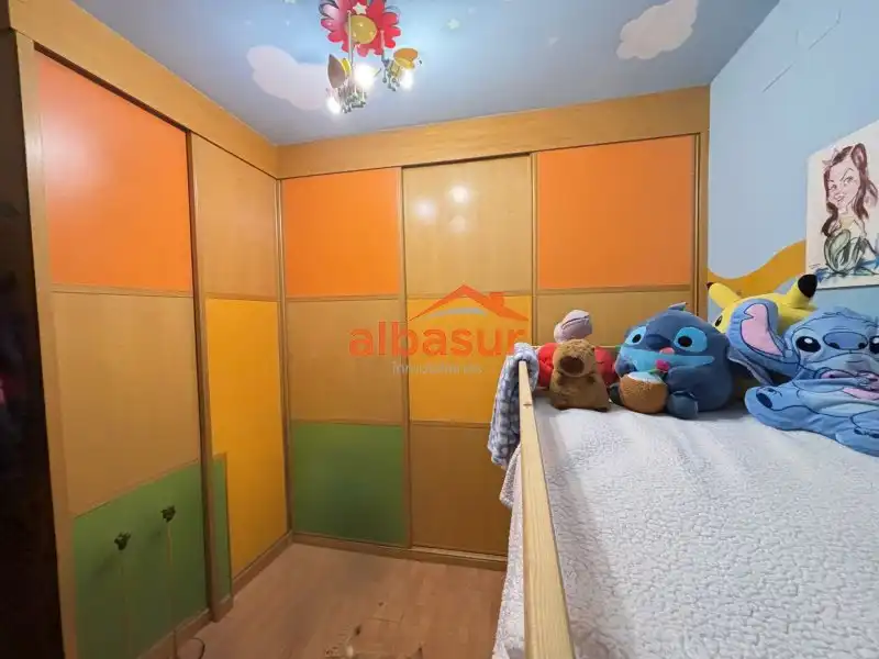 Dormitori de Casa o xalet en venda en Córdoba amb Aire condicionat i Moblat