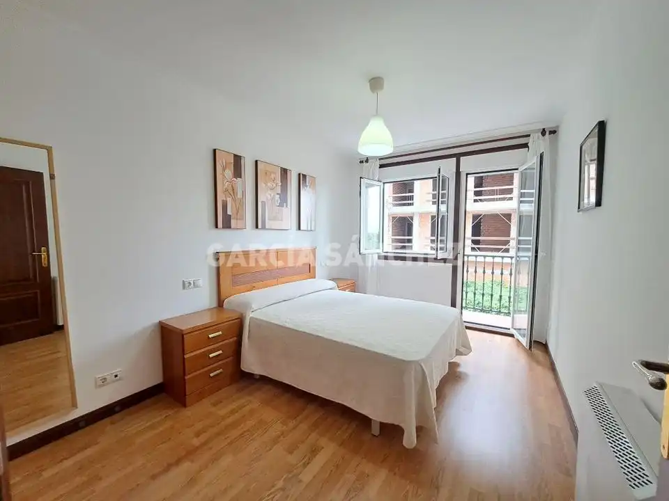Habitación de Apartamento en venta en Boiro con Calefacción, Amueblado y Horno