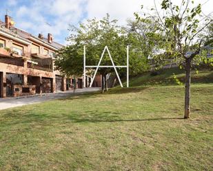 Vista exterior de Casa adosada en venda en Premià de Dalt amb Calefacció, Terrassa i Traster