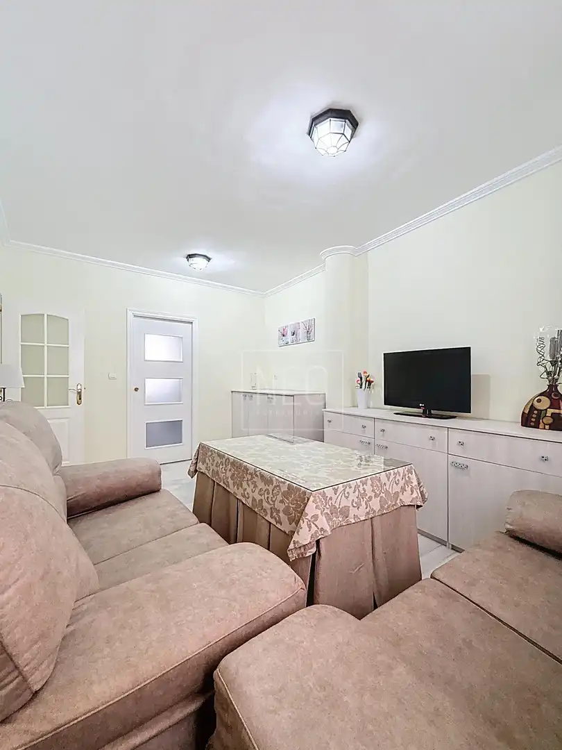 Living room of Flat for sale in  Granada Capital