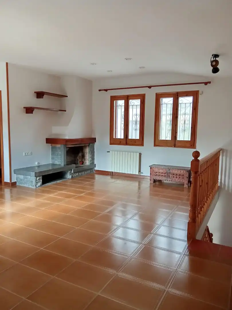 Sala d'estar de Casa o xalet en venda en Sant Llorenç d'Hortons amb Calefacció, Jardí privat i Terrassa