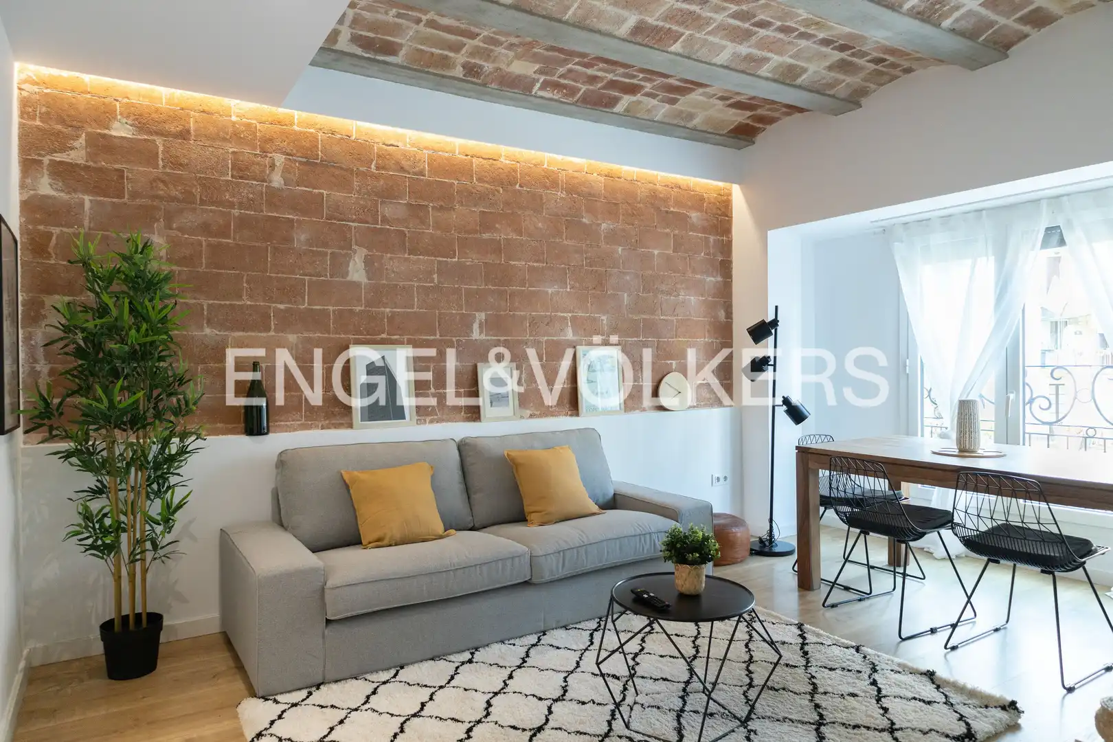 Wohnzimmer von Wohnung zum Verkauf in Barcelona mit Klimaanlage, Heizung und Parkett