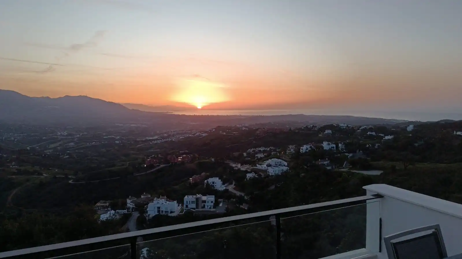 Vista exterior de Casa o xalet de lloguer en Marbella amb Moblat i Es permeten mascotes