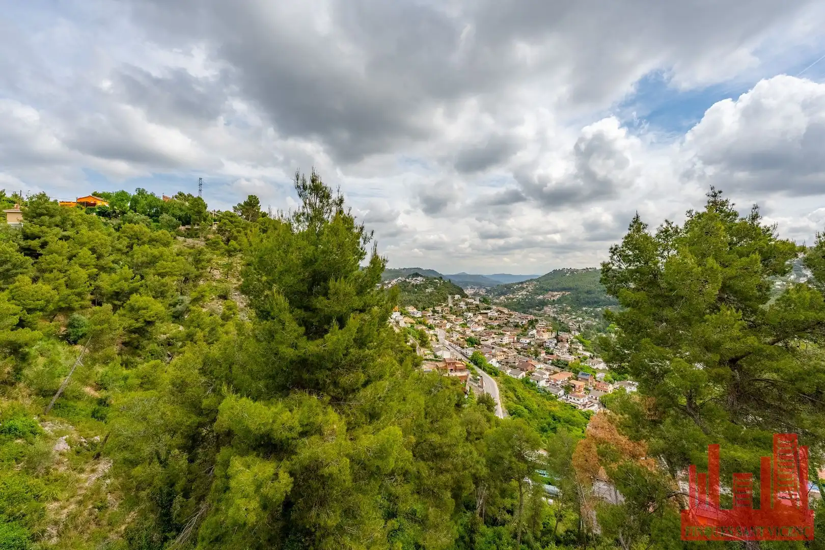 Vista exterior de Casa o chalet en venta en Vallirana con Aire acondicionado, Calefacción y Piscina