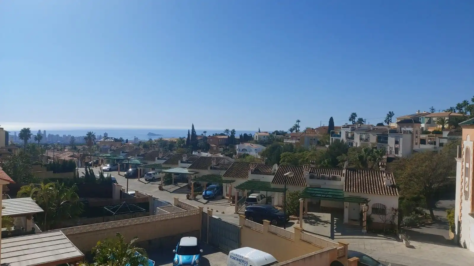 Vista exterior de Casa o chalet en venta en La Nucia con Aire acondicionado, Calefacción y Jardín privado