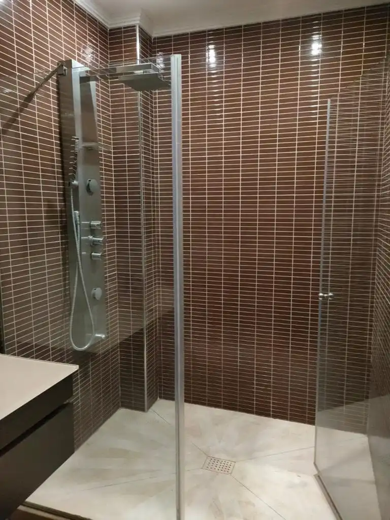 Bany de Casa o xalet en venda en Rincón de la Victoria amb Aire condicionat, Jardí privat i Terrassa