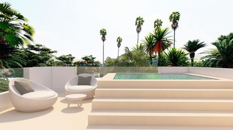 Apartamento dúplex en venta en El Paraíso, Estepona Este.