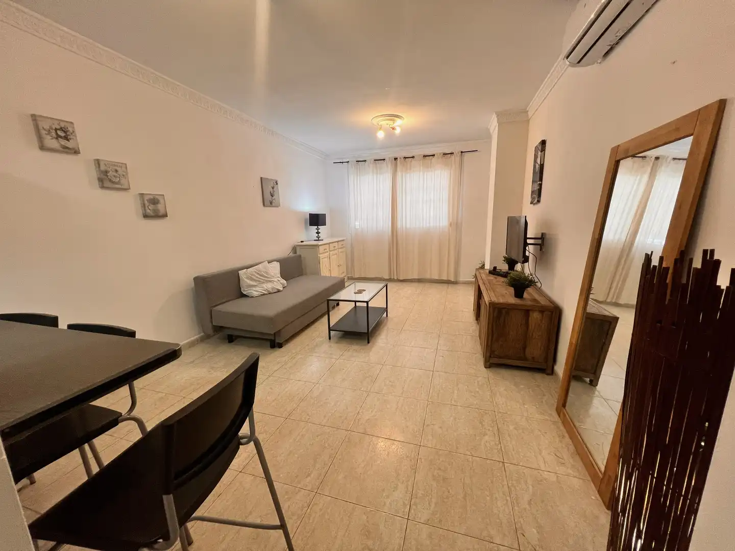 Sala d'estar de Apartament en venda en Mijas amb Aire condicionat i Piscina comunitària