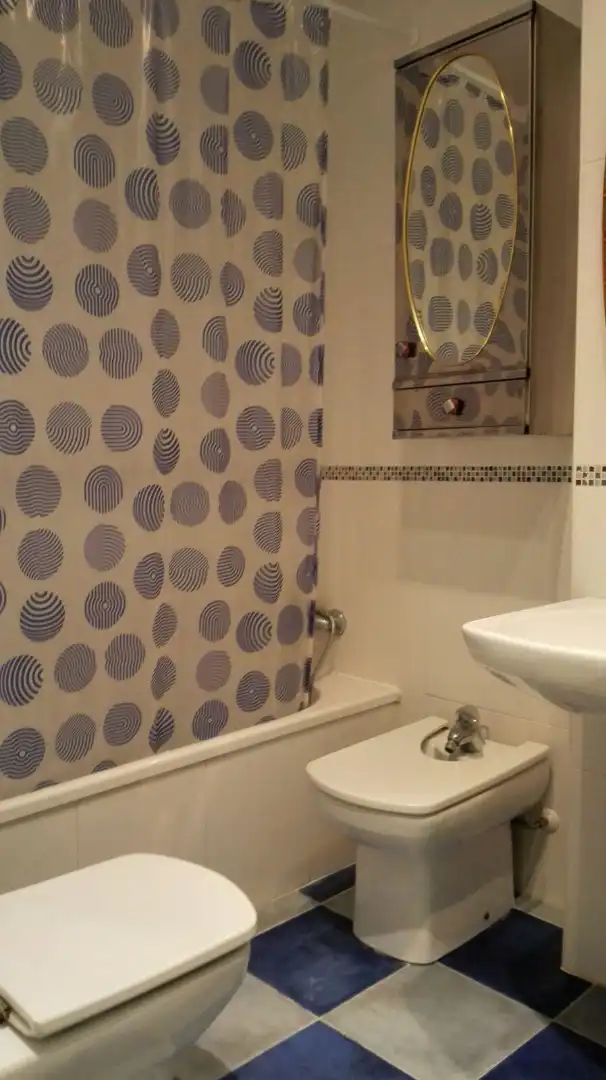 Baño de Piso de alquiler en Roquetas de Mar con Aire acondicionado, Calefacción y Terraza
