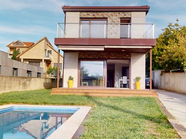 Casa amb piscina en venda a Rúa do Seixo
