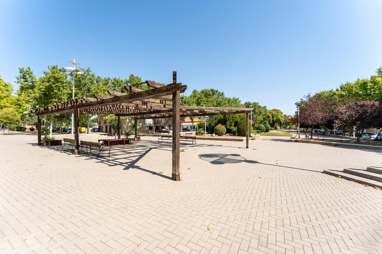 Vista exterior de Casa adosada en venda en Ciempozuelos amb Aire condicionat, Calefacció i Jardí privat