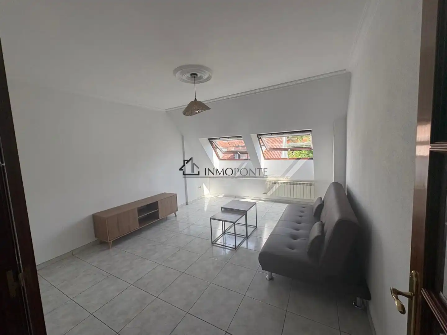 Sala d'estar de Pis en venda en Moraña amb Calefacció
