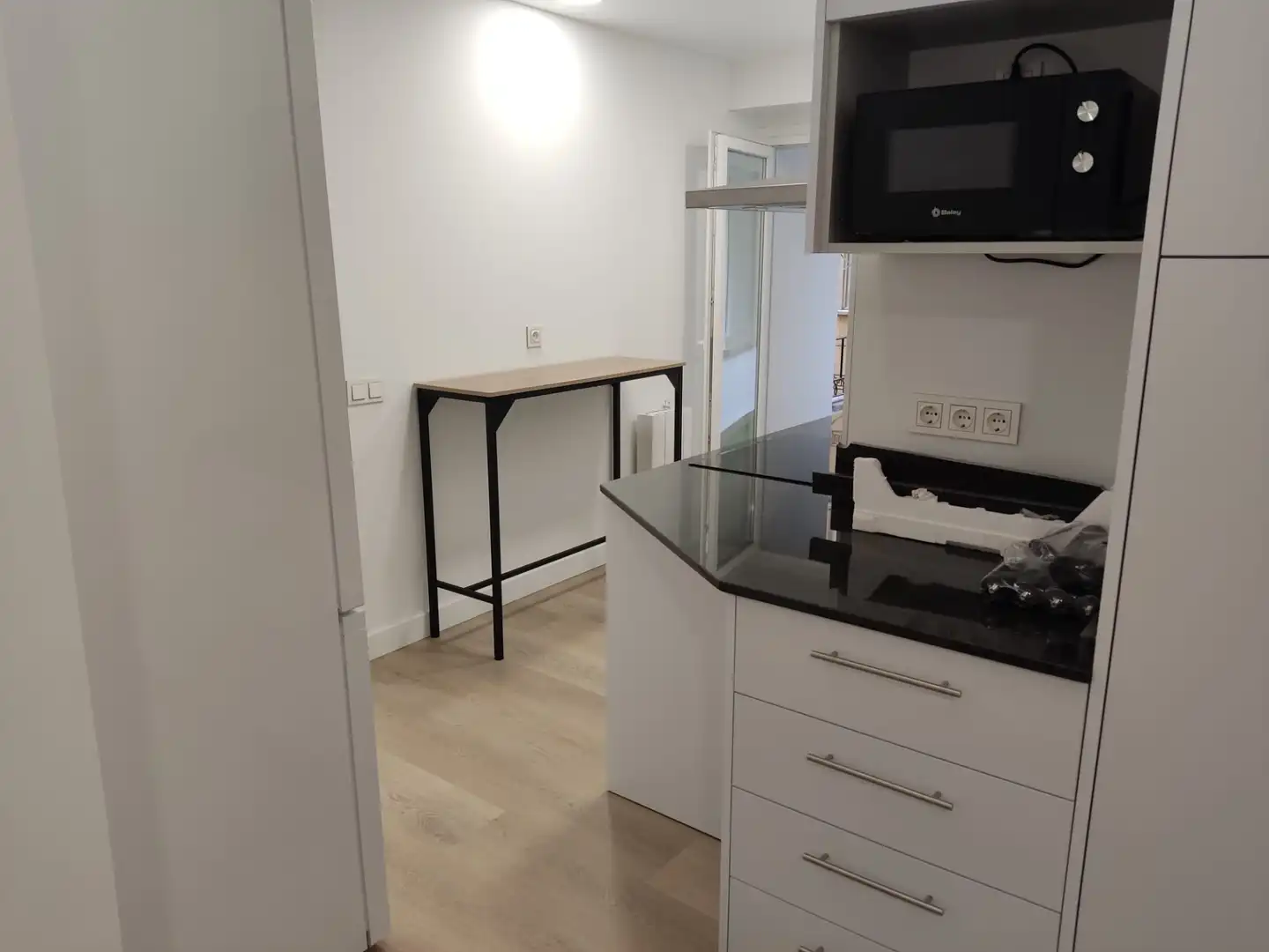 Kitchen of Flat for share in Madrid  with Heating, Furnished and Oven