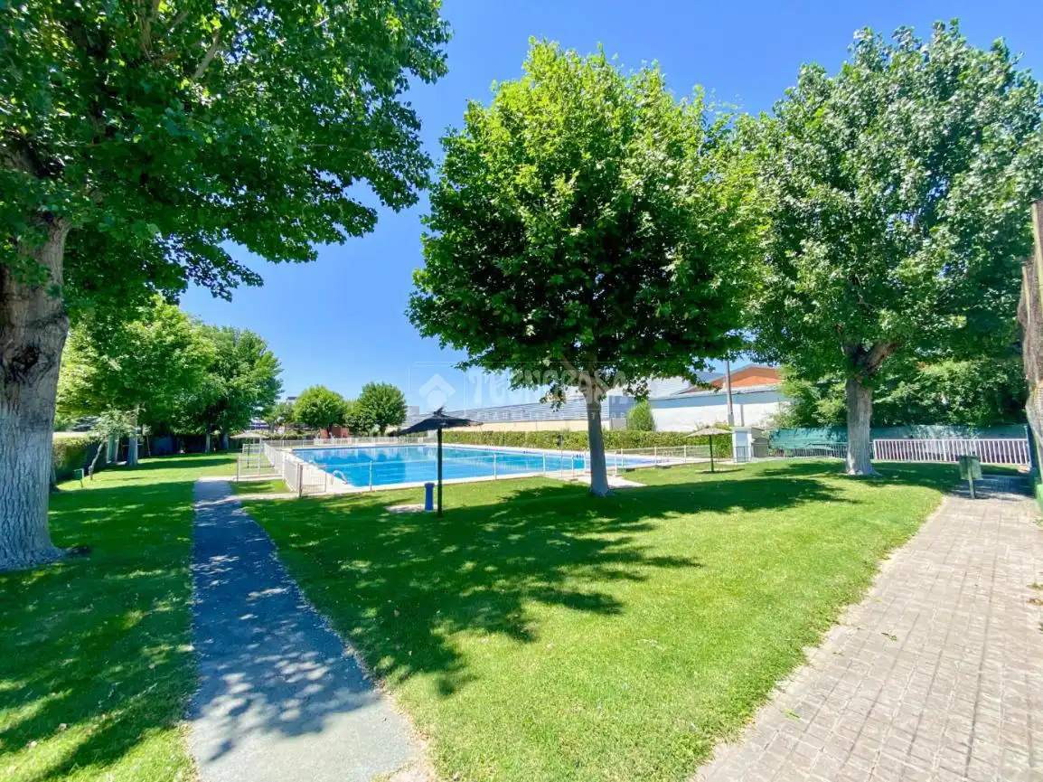 Swimming pool of Flat for sale in Fuenlabrada  with Heating, Swimming Pool and Community pool