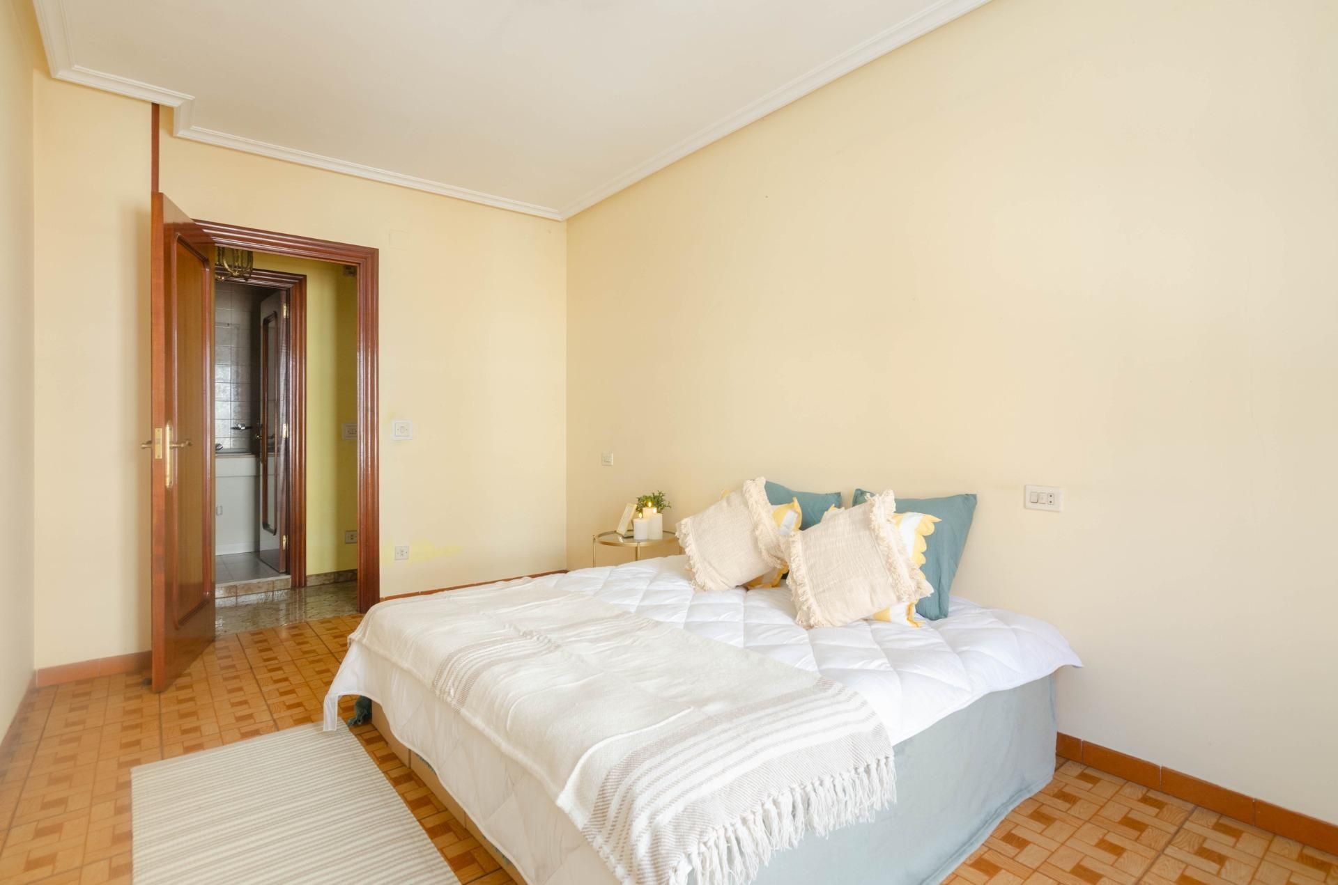Bedroom of Flat for sale in Langreo  with Terrace and Balcony