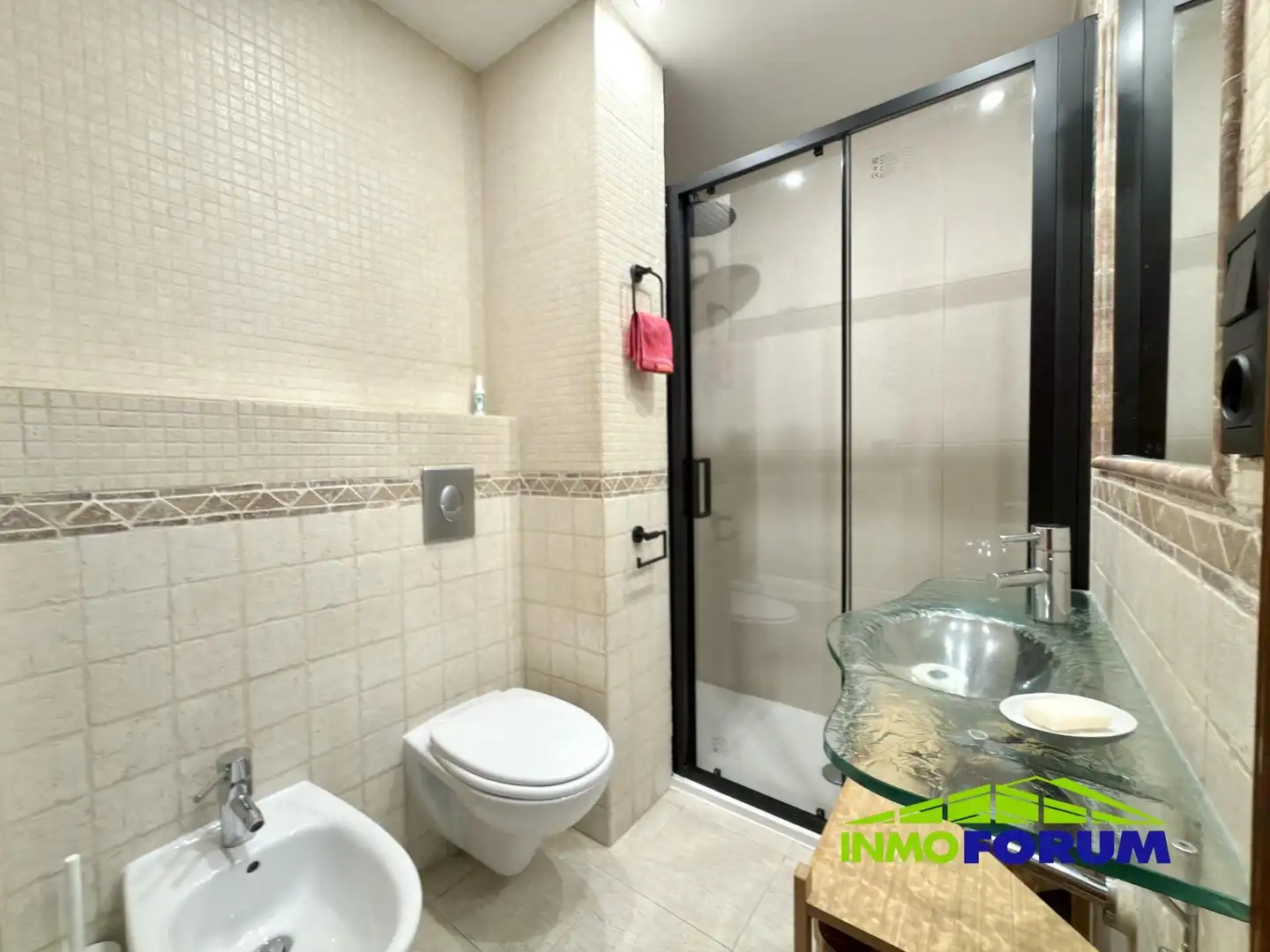 Badezimmer von Wohnung zum Verkauf in A Coruña Capital  mit Heizung, Abstellraum und Möbliert