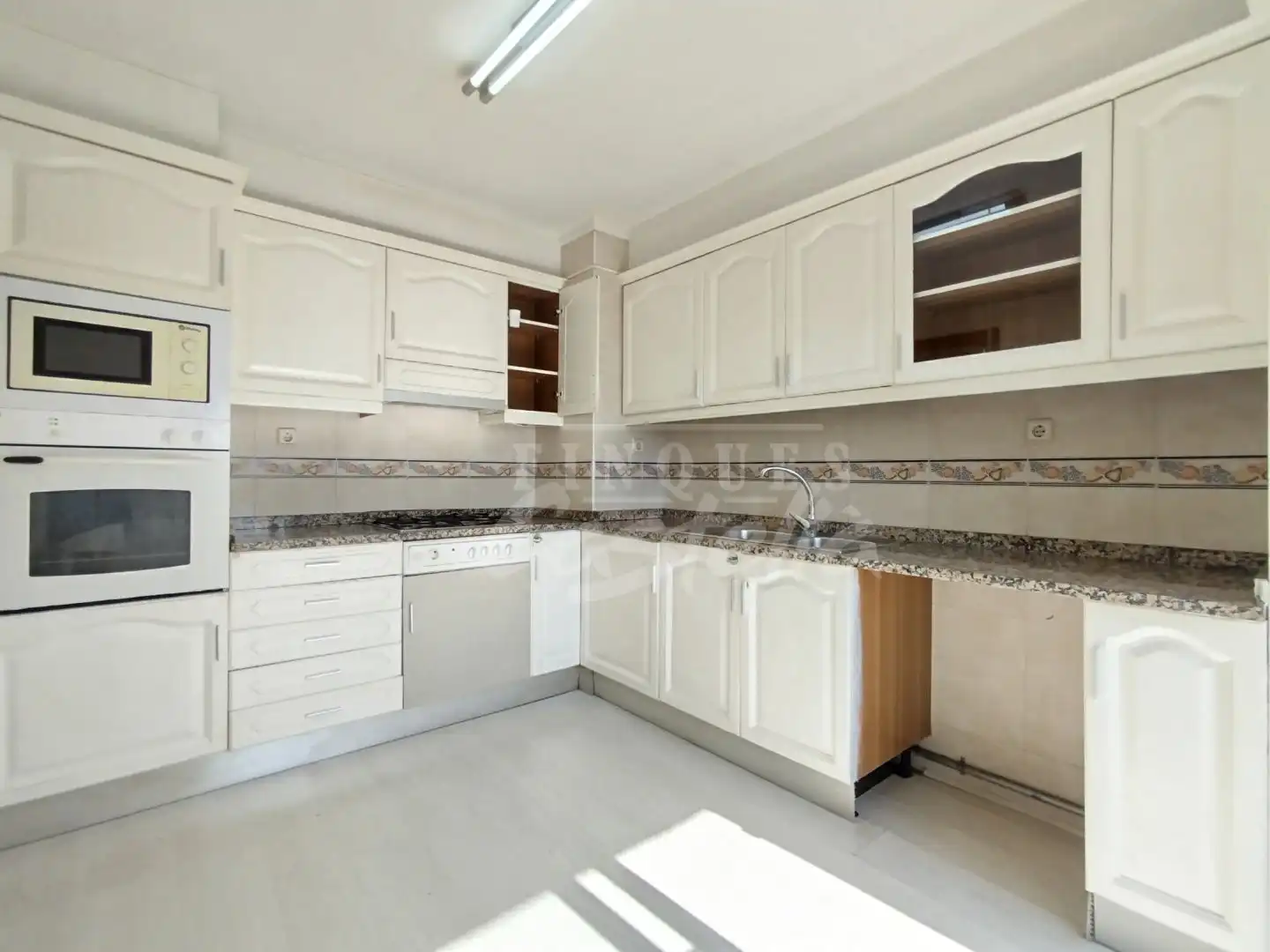 Kitchen of Flat for rent in Santa Coloma de Gramenet