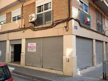 Local comercial en venda a Calle CANOVAS DEL CASTILLO