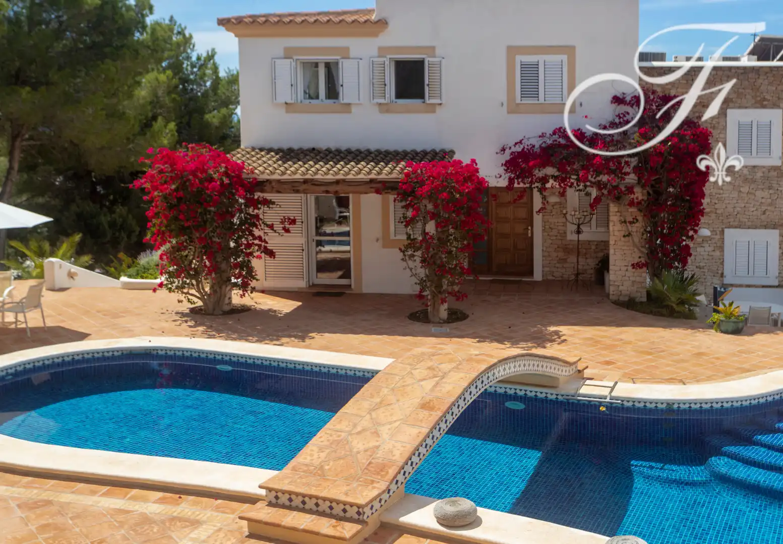 Piscina de Casa adosada en venta en Santa Eulària des Riu con Aire acondicionado, Jardín privado y Terraza