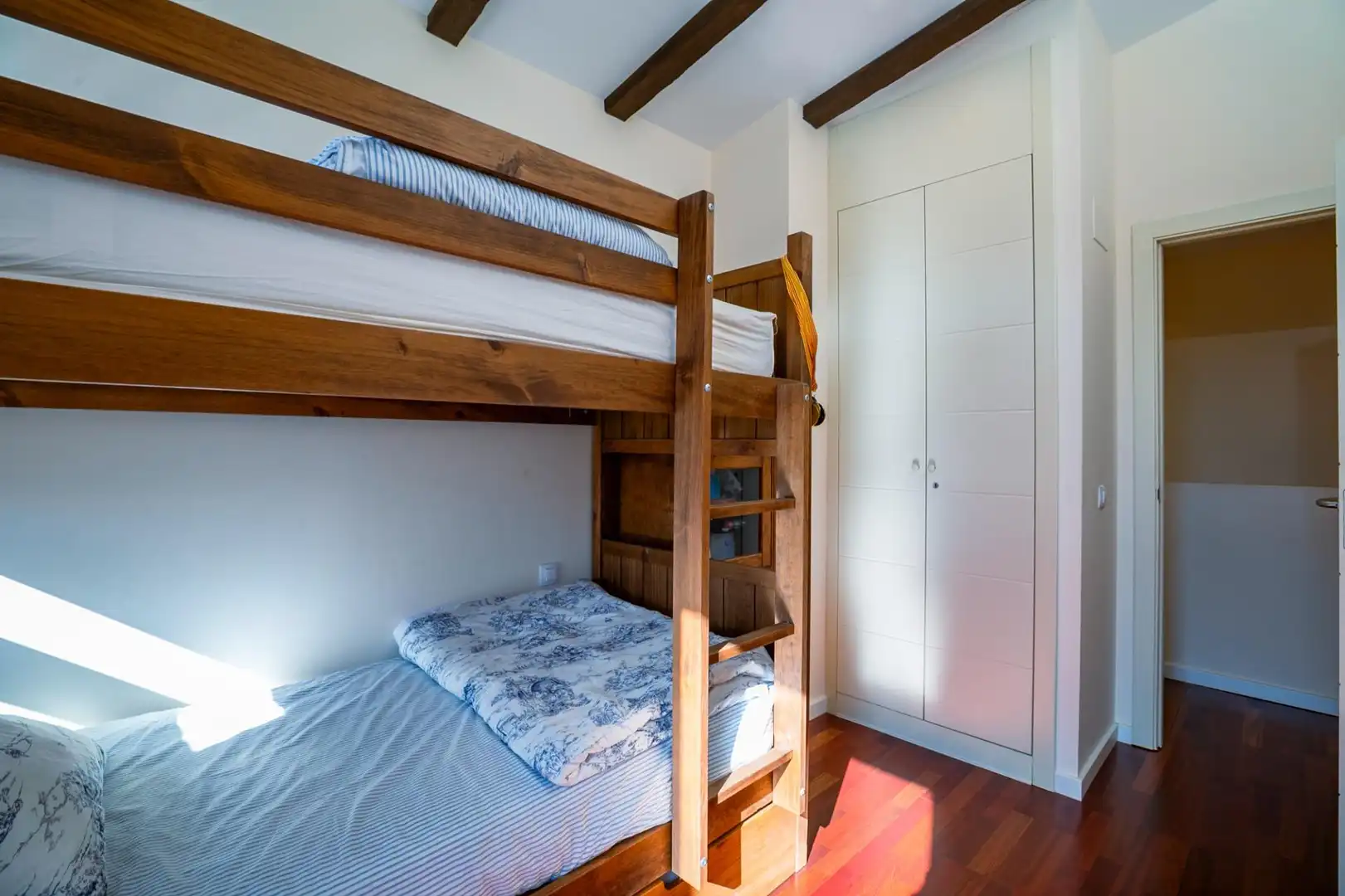Habitación de Dúplex en venta en Sabiñánigo con Calefacción, Terraza y Trastero
