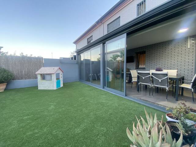 Casa-chalet en Venta en Parque Sensal