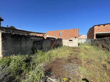 House for sale in Monfarracinos