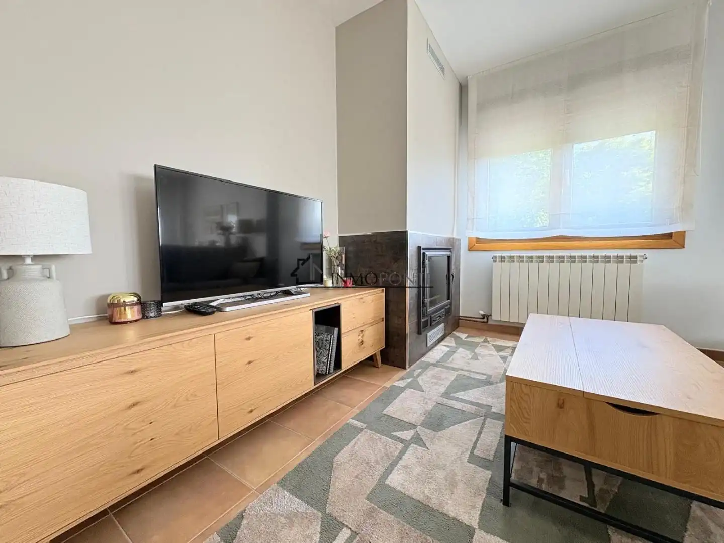 Sala d'estar de Casa o xalet en venda en Pontevedra Capital  amb Calefacció, Jardí privat i Terrassa