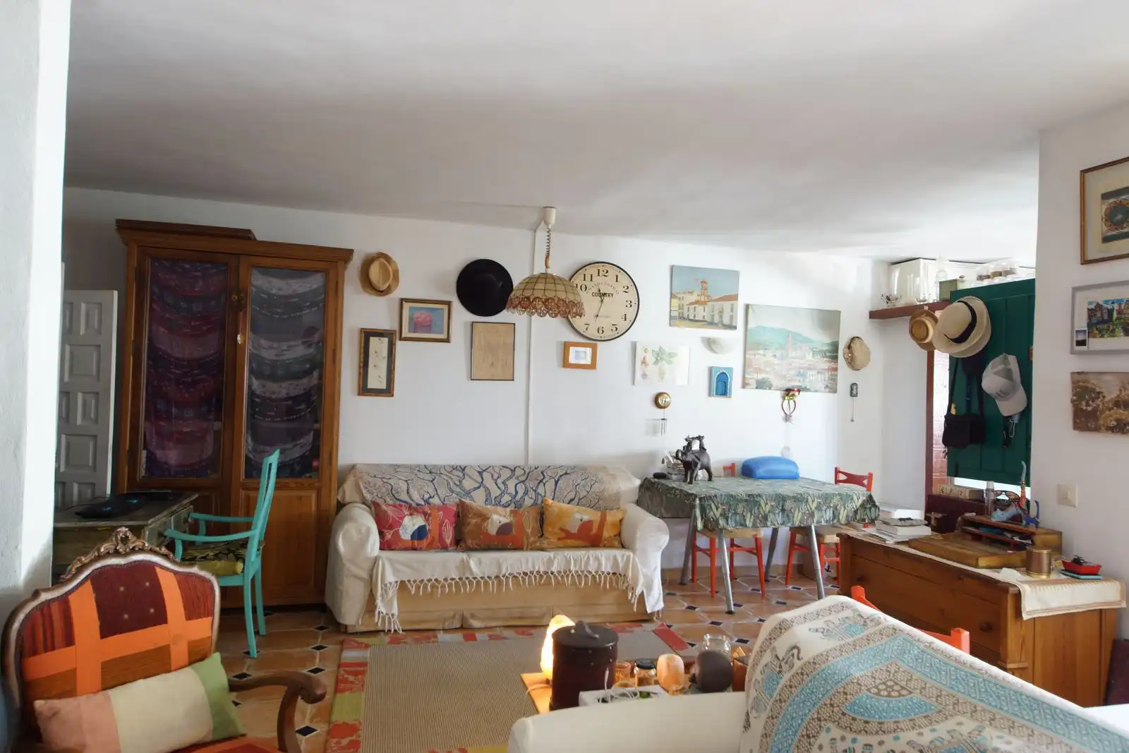 Sala d'estar de Casa adosada en venda en Marbella amb Aire condicionat, Traster i Moblat