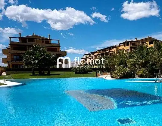 Vista exterior de Planta baixa en venda en Alcalà de Xivert amb Aire condicionat, Jardí privat i Terrassa