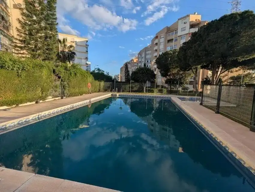 Piscina de Apartament en venda en Rincón de la Victoria amb Terrassa, Balcó i Piscina comunitària