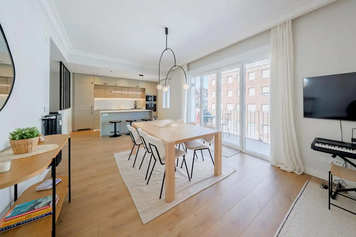 Dining room of Flat for rent in Madrid  with Air Conditioner, Heating and Terrace