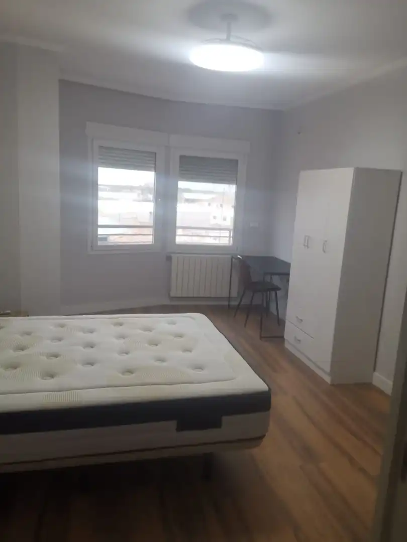 Habitación de Piso en venta en La Gineta con Aire acondicionado, Calefacción y Amueblado