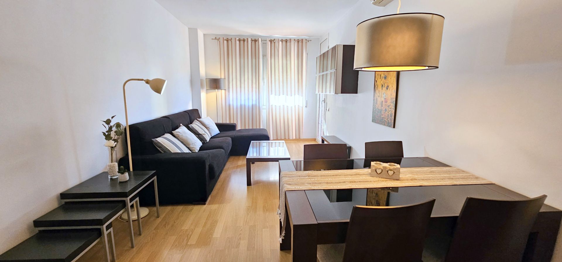 Living room of Flat to rent in  Barcelona Capital  with Air Conditioner, Heating and Parquet flooring