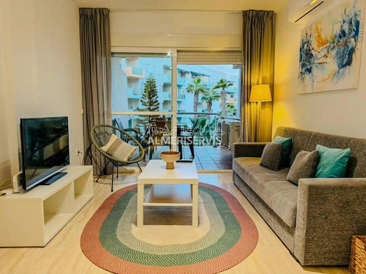 Sala de estar de Piso en venta en El Ejido con Aire acondicionado, Terraza y Amueblado
