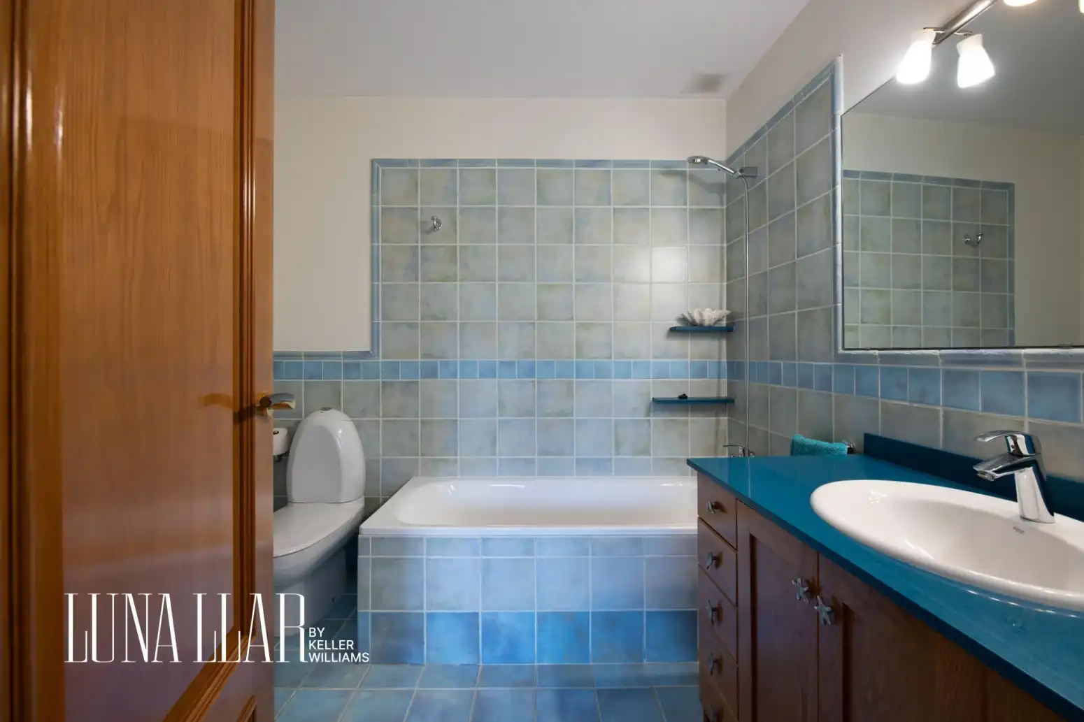 Bathroom of Detached homes for sale in Sant Climent de Llobregat  with Heating, Parquet flooring and Terrace