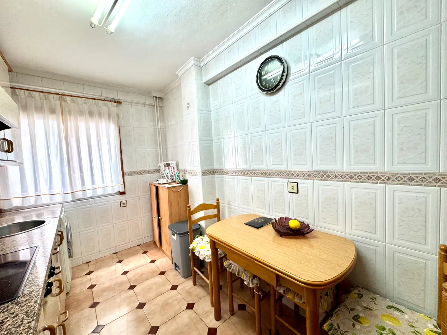 Cuina de Pis en venda en Gijón  amb Calefacció, Moblat i Forn